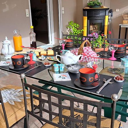 Chambre Privee Avec Salon, Garage Voiture, Velos, Motos Tourville-sur-Arques Екстериор снимка
