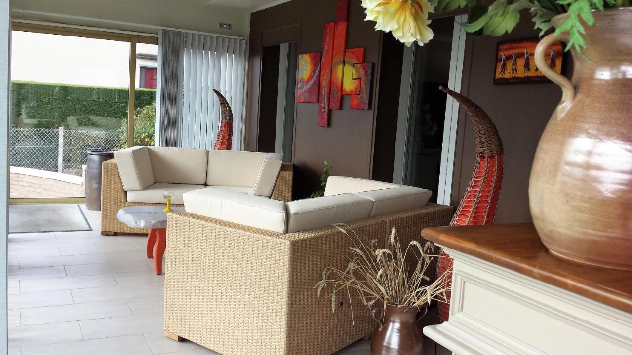 Chambre Privee Avec Salon, Garage Voiture, Velos, Motos Tourville-sur-Arques Екстериор снимка