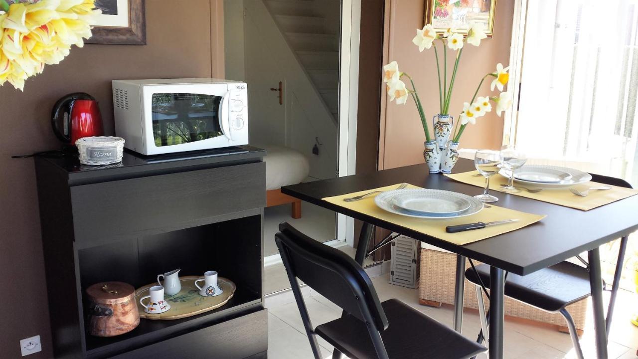 Chambre Privee Avec Salon, Garage Voiture, Velos, Motos Tourville-sur-Arques Екстериор снимка