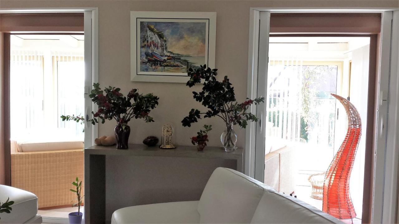 Chambre Privee Avec Salon, Garage Voiture, Velos, Motos Tourville-sur-Arques Екстериор снимка