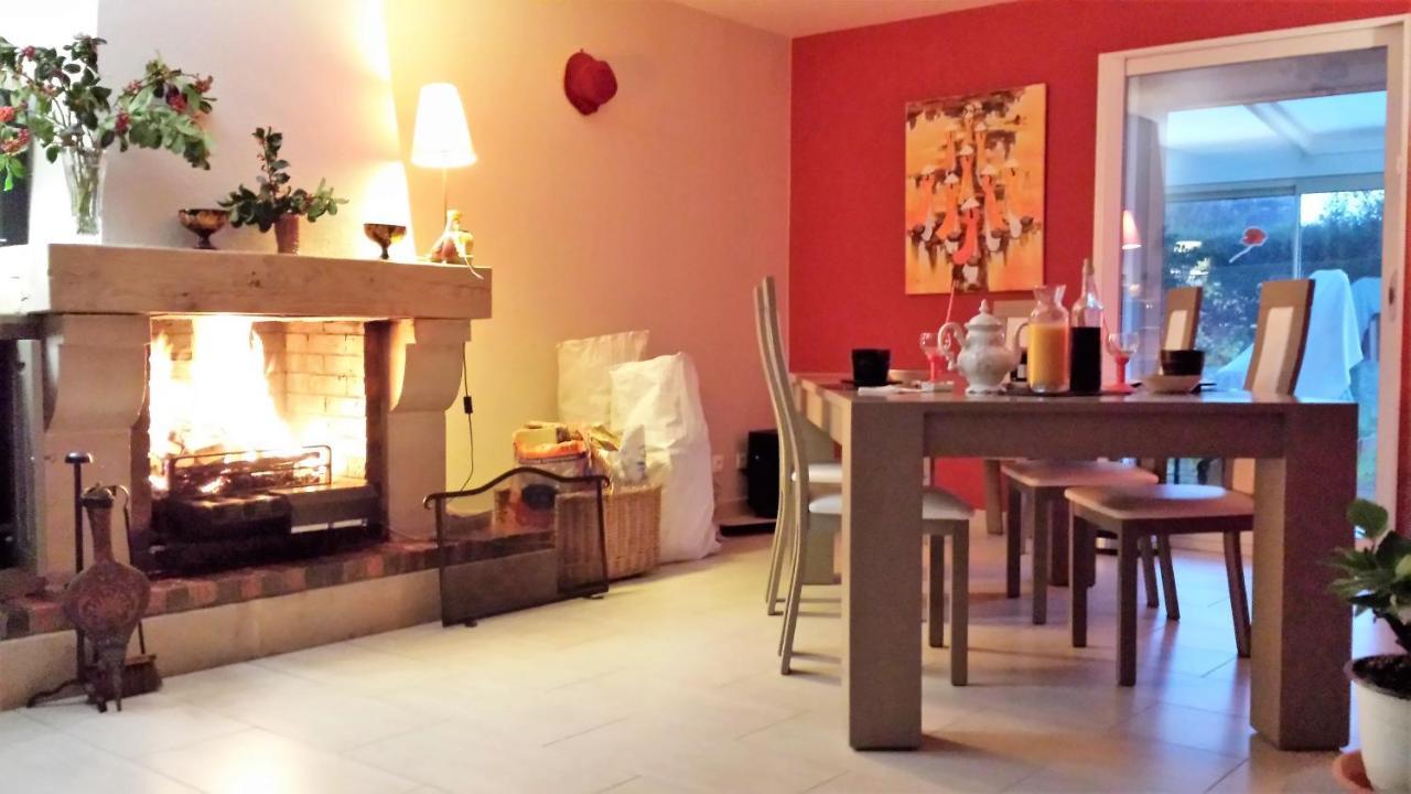 Chambre Privee Avec Salon, Garage Voiture, Velos, Motos Tourville-sur-Arques Екстериор снимка