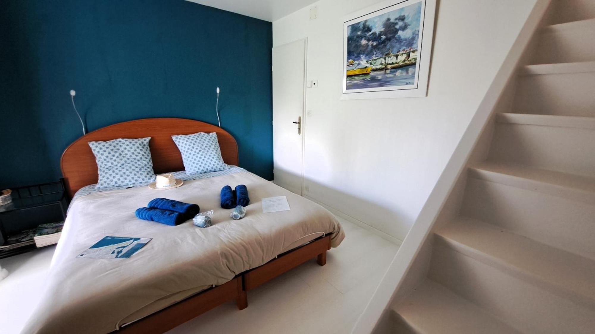 Chambre Privee Avec Salon, Garage Voiture, Velos, Motos Tourville-sur-Arques Екстериор снимка
