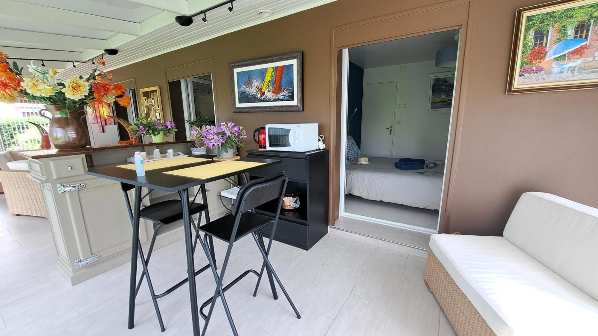Chambre Privee Avec Salon, Garage Voiture, Velos, Motos Tourville-sur-Arques Екстериор снимка