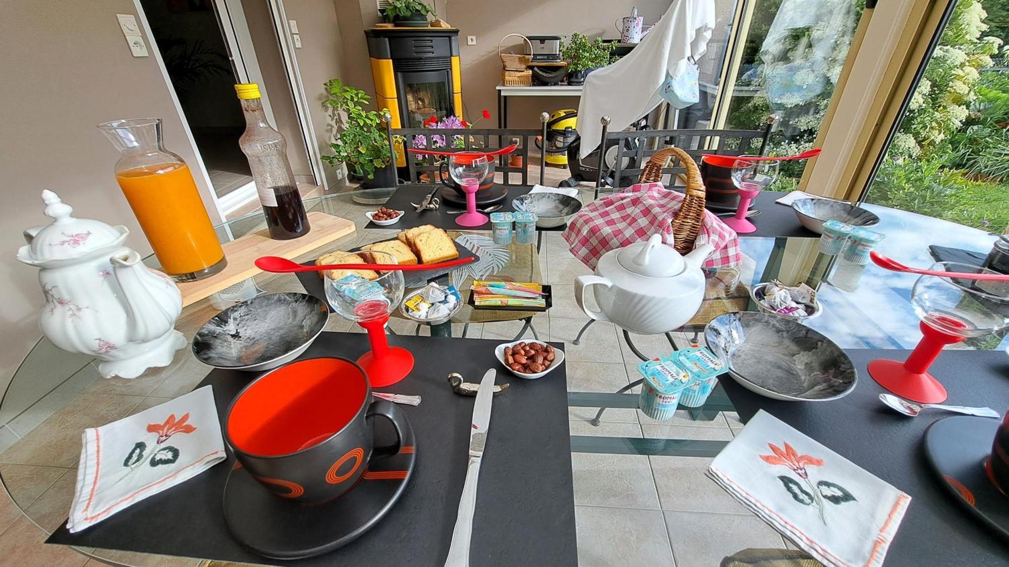 Chambre Privee Avec Salon, Garage Voiture, Velos, Motos Tourville-sur-Arques Екстериор снимка